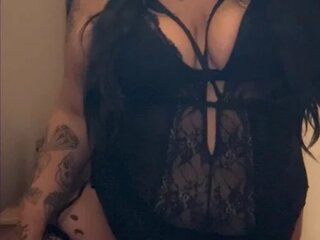 Webcam Snapshot for Miss CurvesXXX