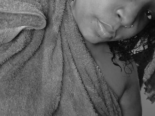 Webcam Snapshot for ChocolateDollEbony