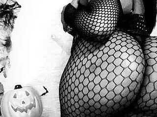 Webcam Snapshot for BustyAss26xx